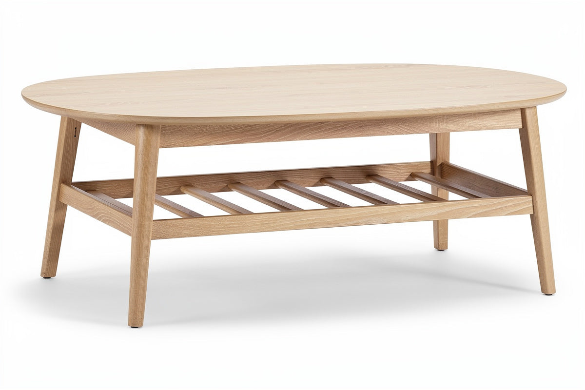 Eenvoudige ronde salontafel van hout met onderplank